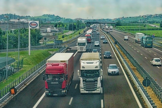 18-Wheeler Trucks 
